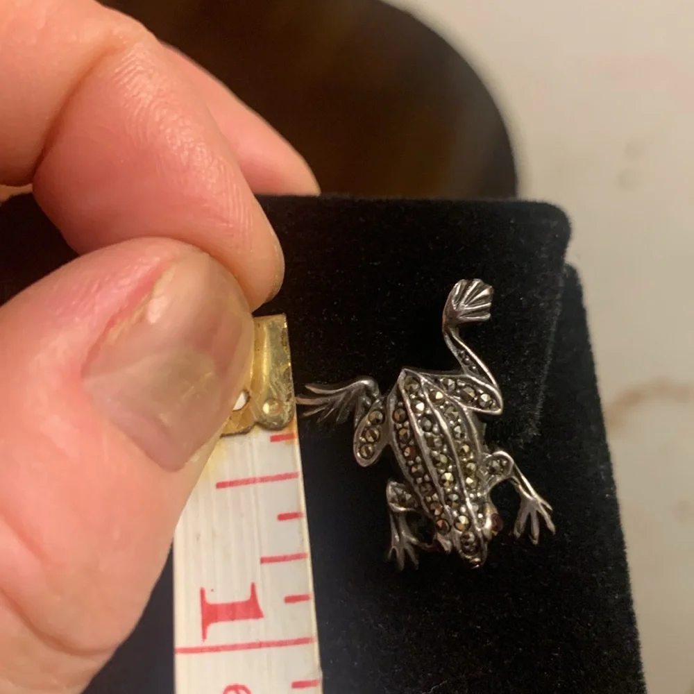 STERLING SILVER MARCASITE FROG BROOCH PIN - Picture 5 of 8